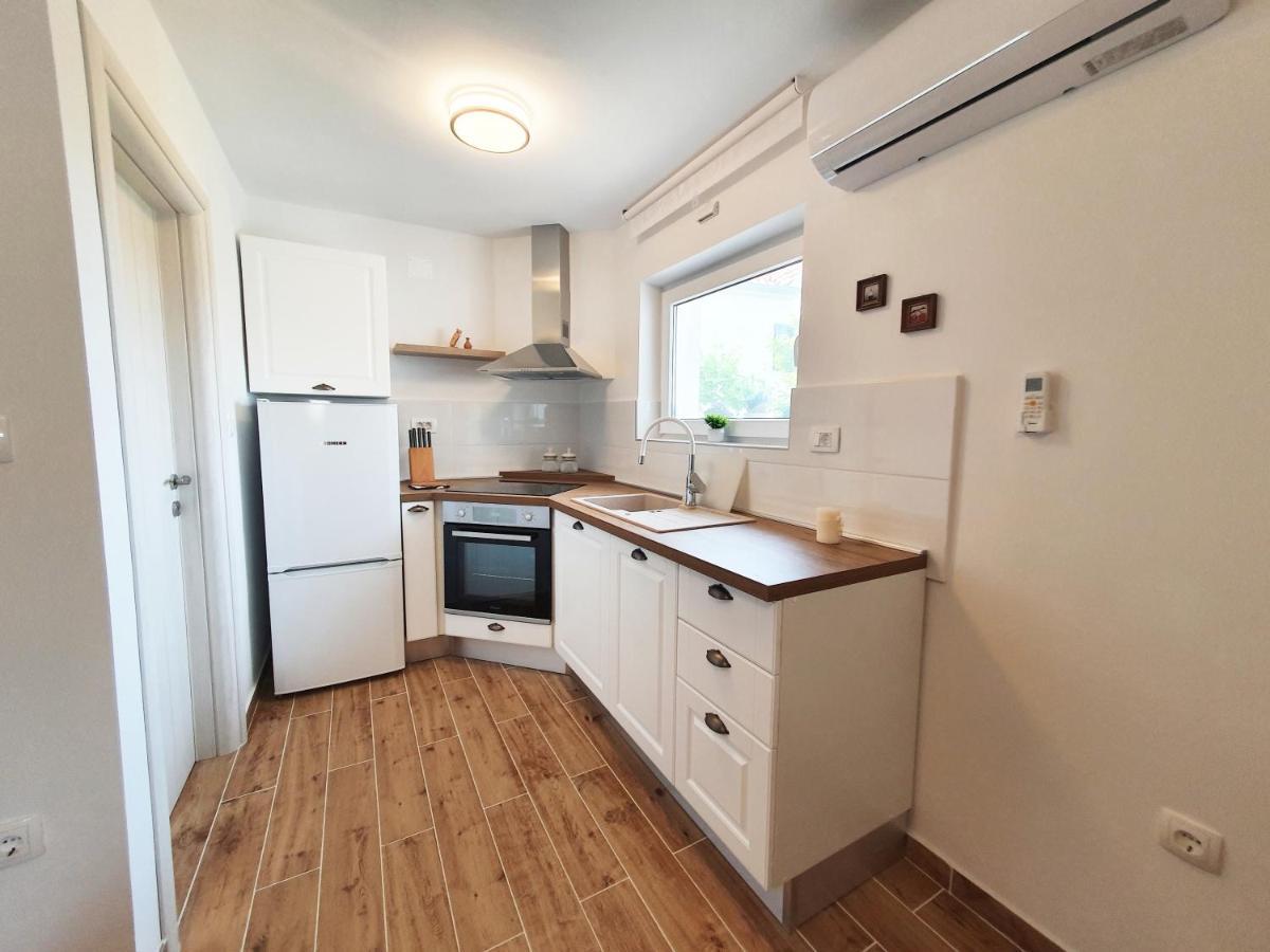 Apartmani Daniela Murter Extérieur photo
