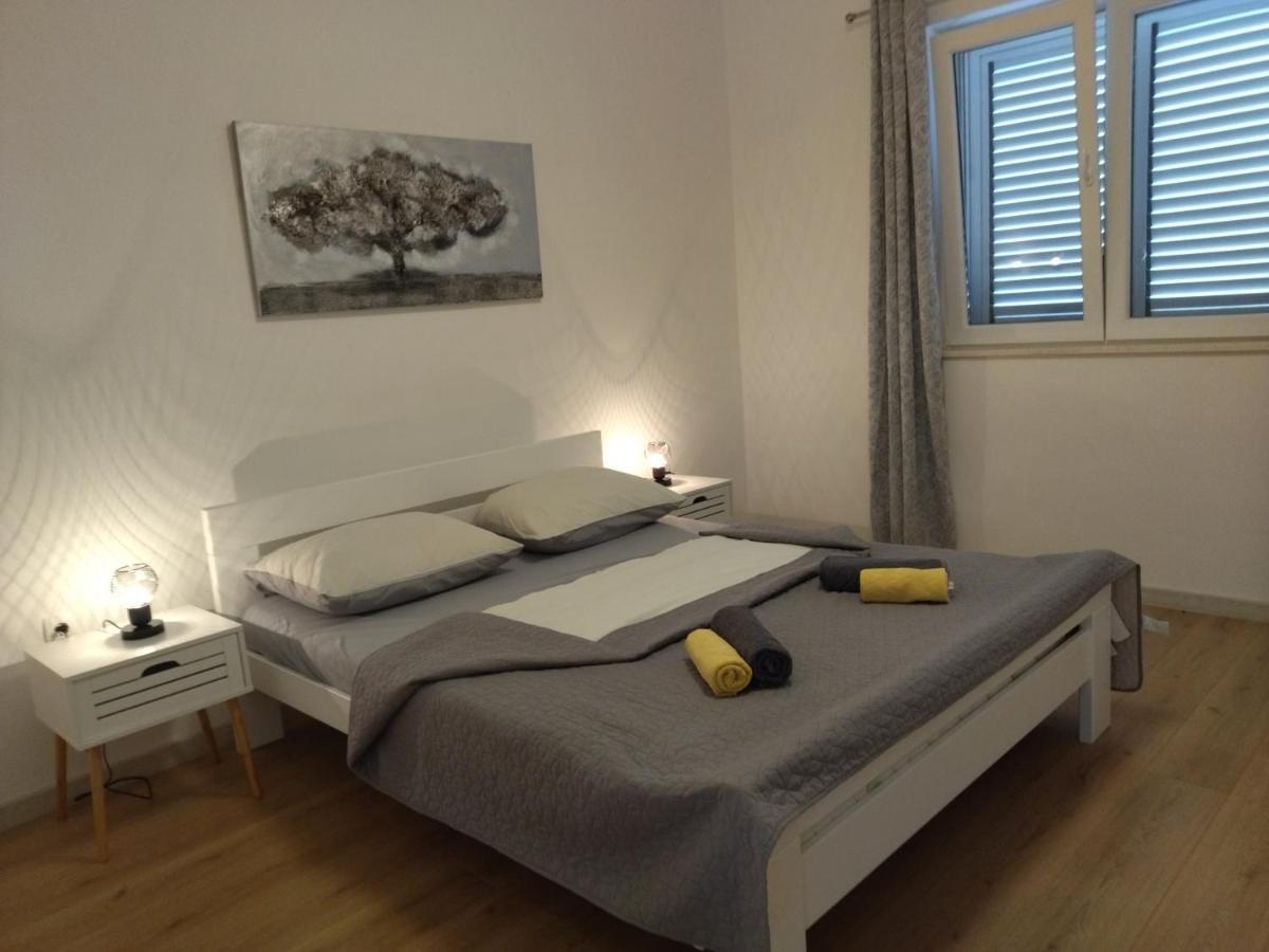 Apartmani Daniela Murter Extérieur photo